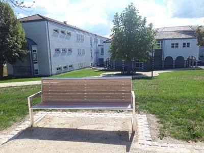 20220905 weitere Sitzbänke (2).jpg